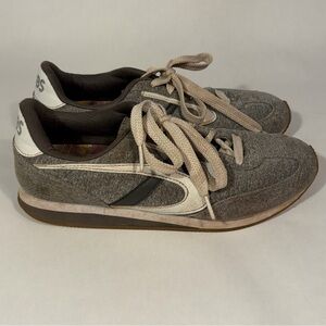Sketchers BOBS Vintage Style Retro Knit Runner Sneakers White Laces Sz 8.5 GUC